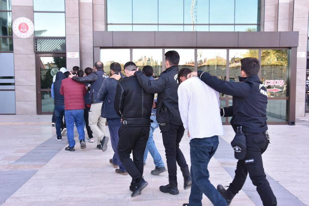 Öğretmenlik okuyordu, çete lideri oldu! Konya dahil 19 ildeki 100 milyonluk vurgunda ilk karar 8